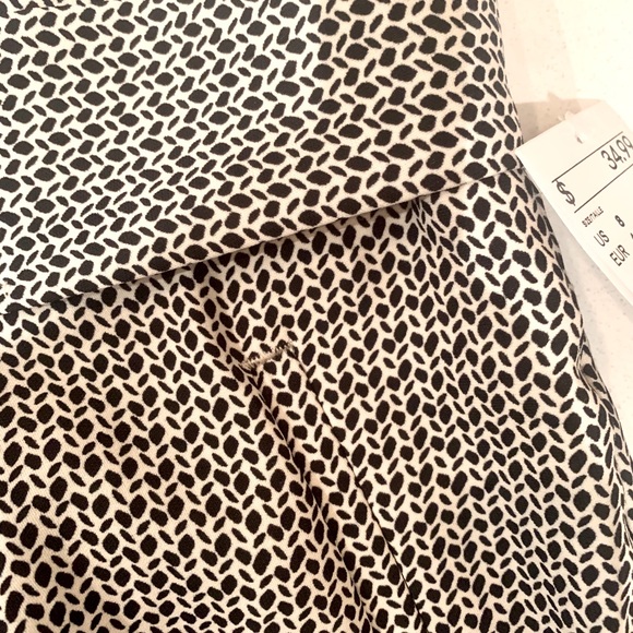 Light beige/black patterned shorts - Picture 2 of 4